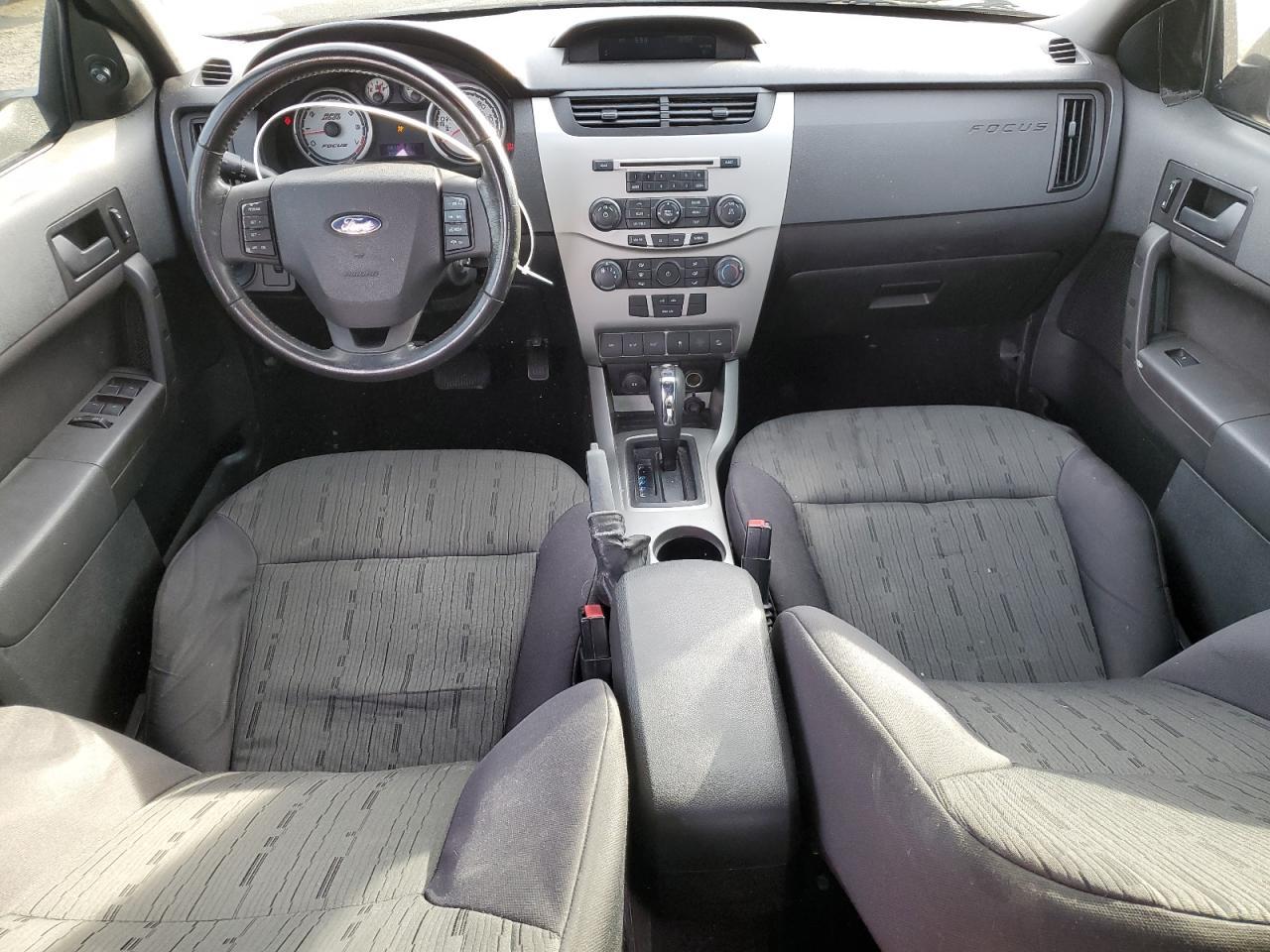 2010 Ford Focus - Image 8