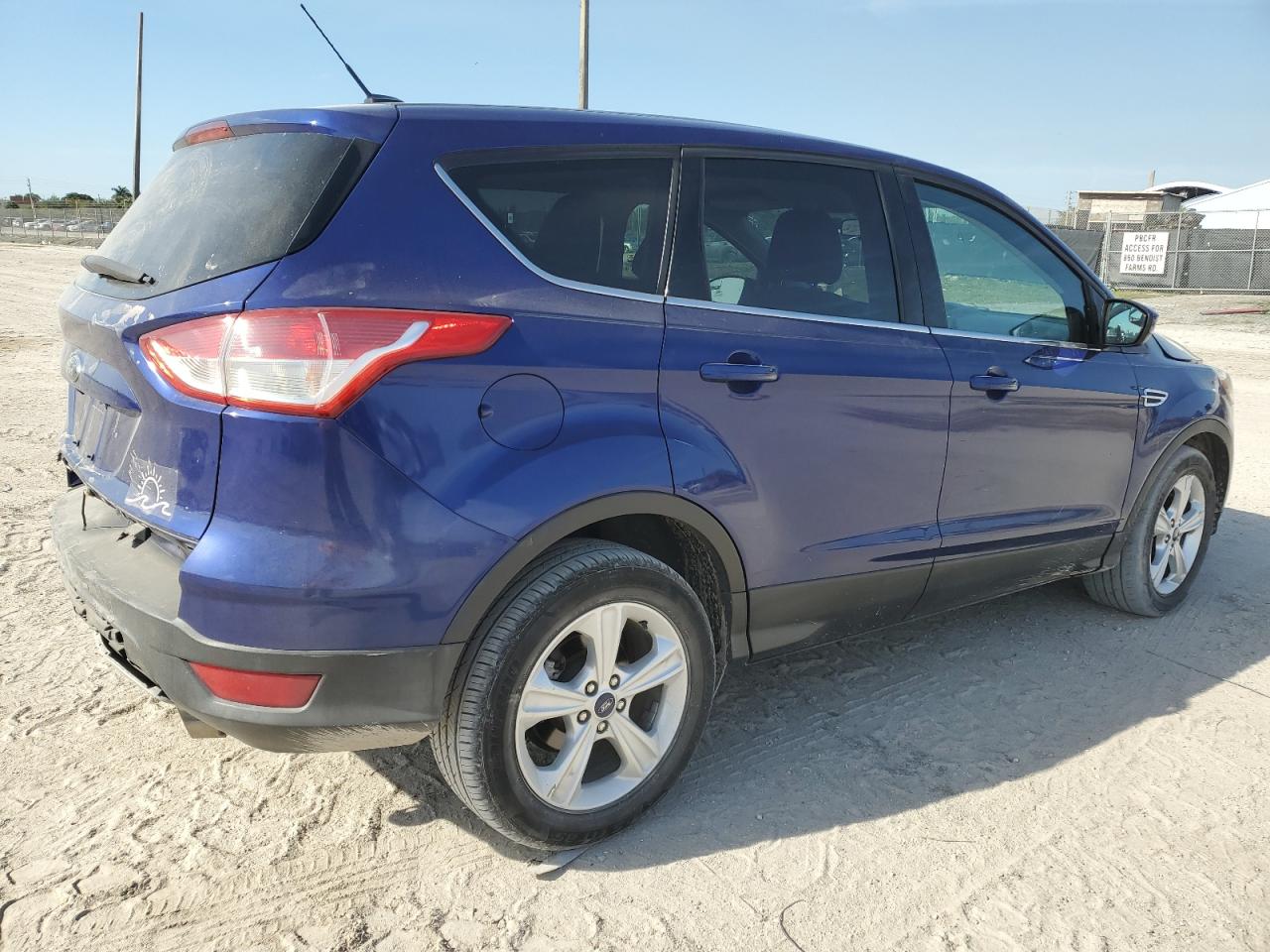 VIN 1FMCU0G74FUC31467 2015 FORD ESCAPE no.3