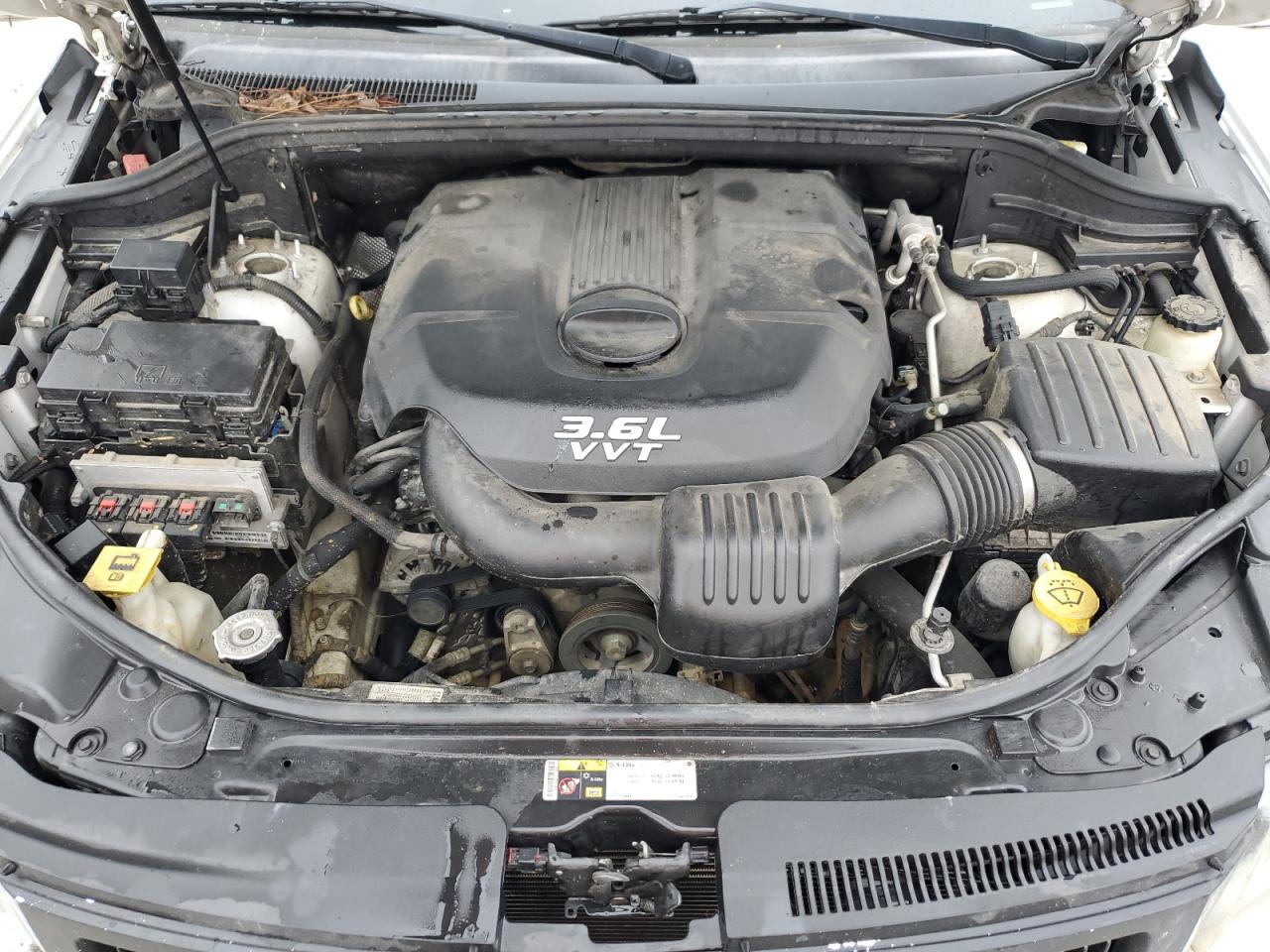 2013 Jeep Grand Cherokee - Image 12