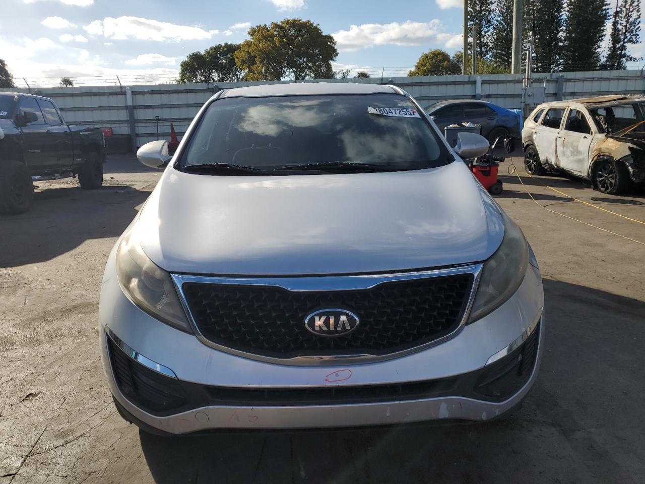 VIN KNDPB3AC3E7561360 2014 KIA SPORTAGE no.5