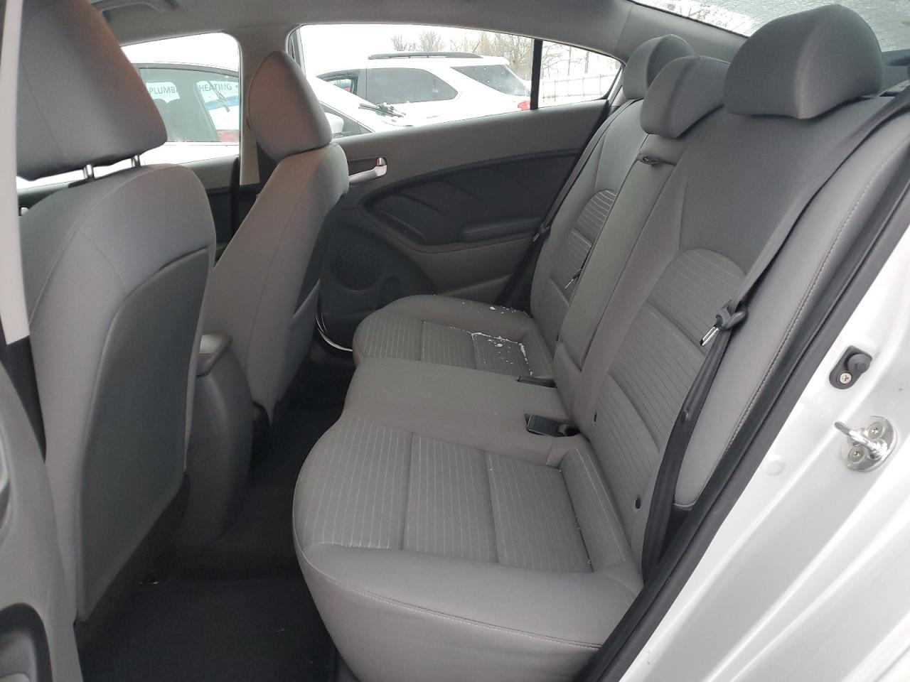 2018 Kia Forte - Image 10