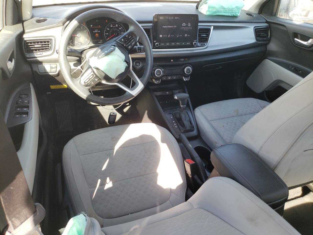 2023 Kia Rio - Image 8