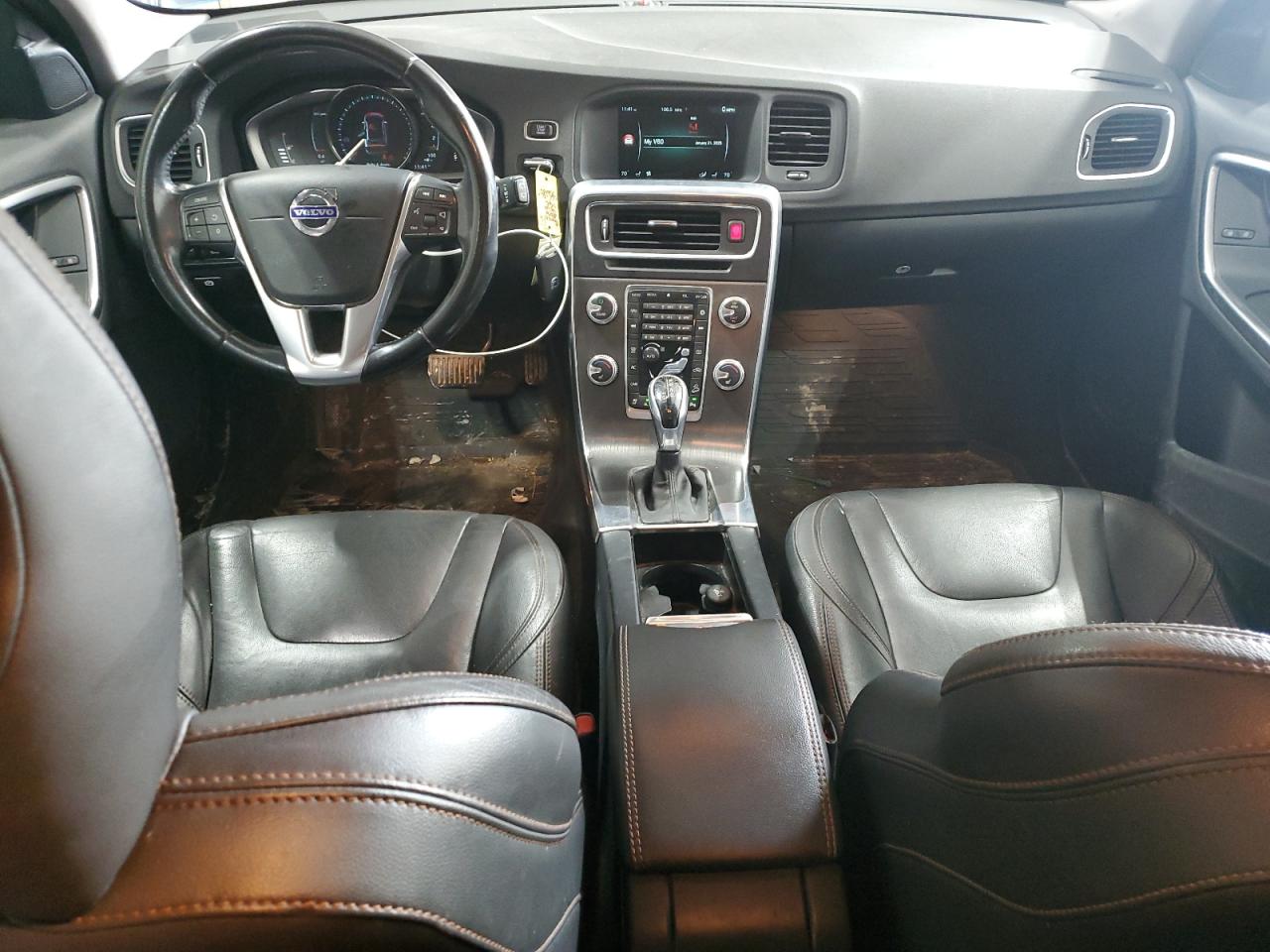 2016 Volvo V60 - Image 8
