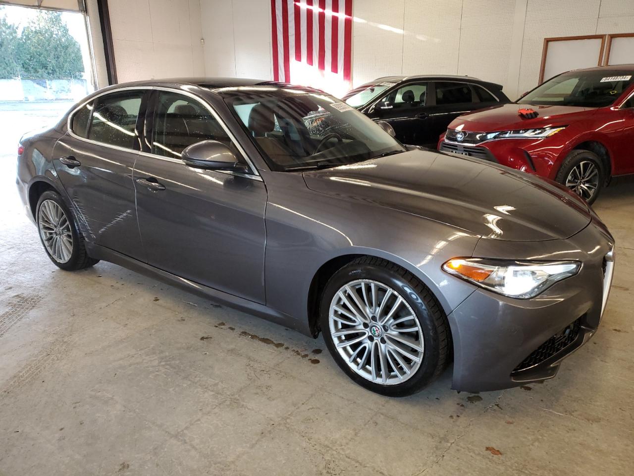 VIN ZARFAEEN8J7570402 2018 ALFA ROMEO GIULIA no.4