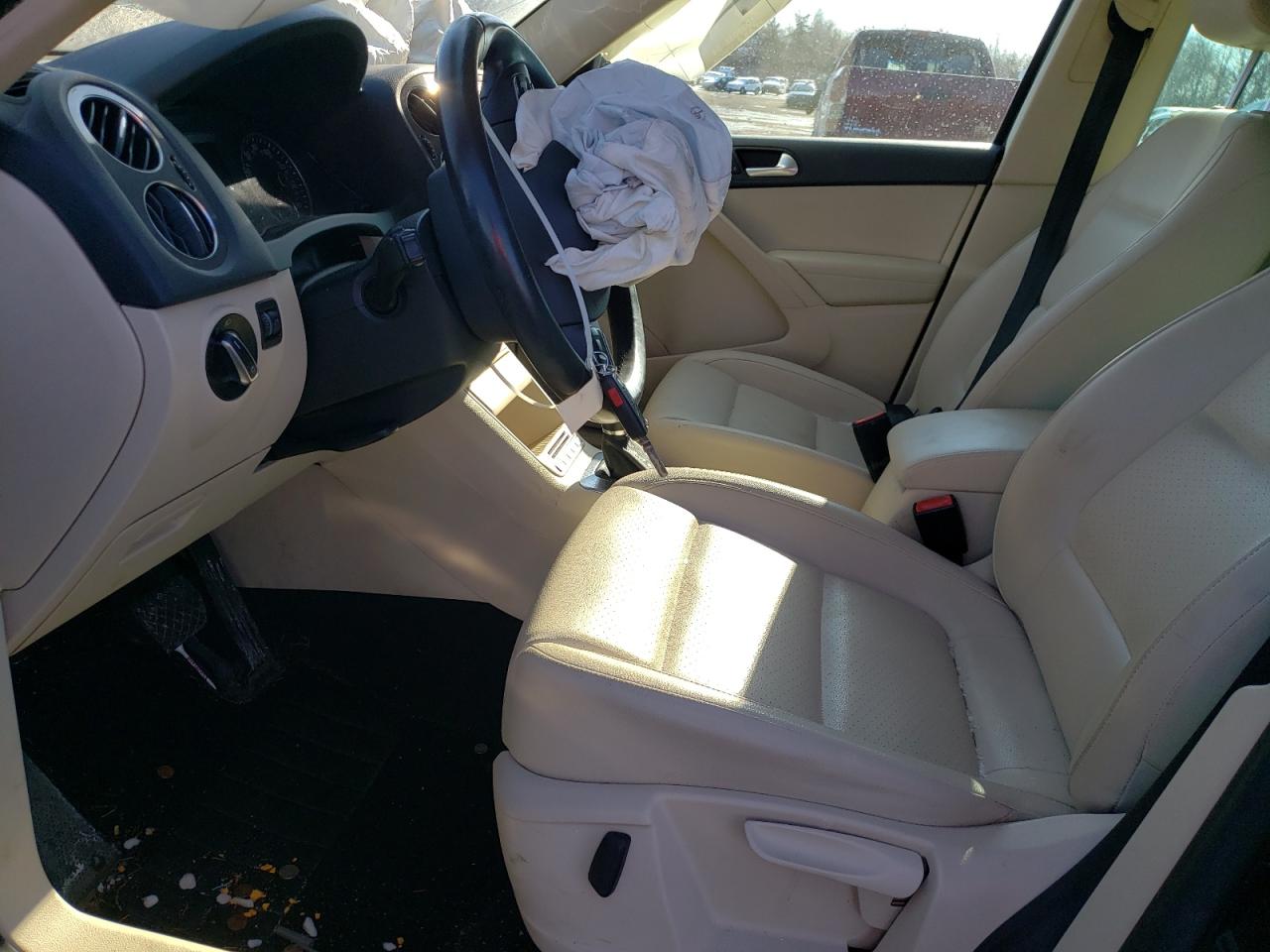 2015 Volkswagen Tiguan - Image 7