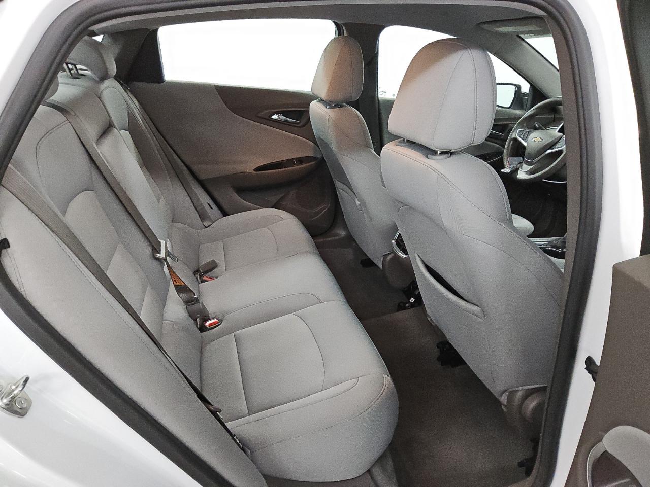 2022 Chevrolet Malibu - Image 10