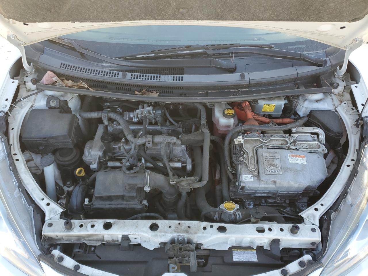 2015 Toyota Prius - Image 11