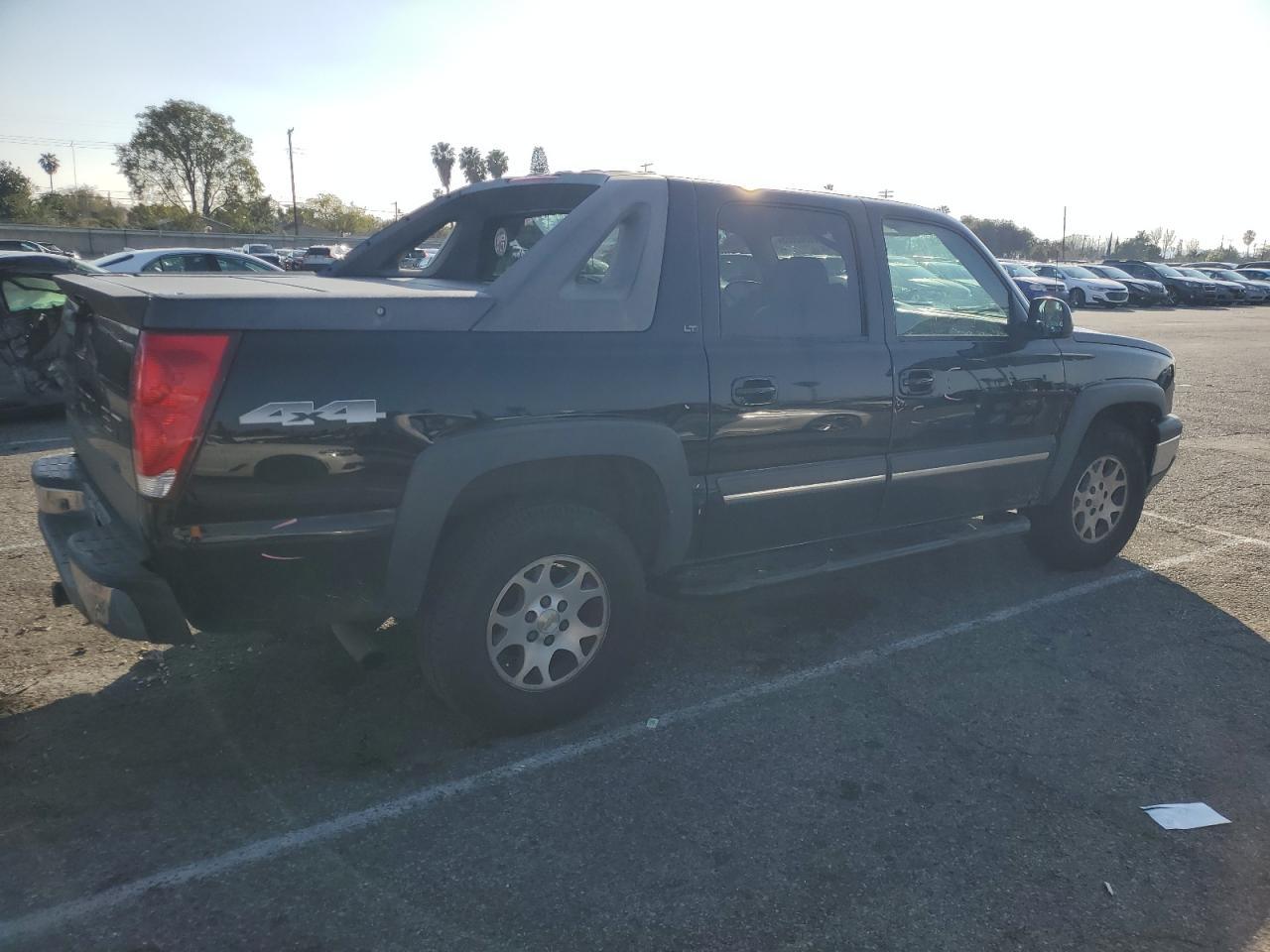 2006 Chevrolet Avalanche - Image 3