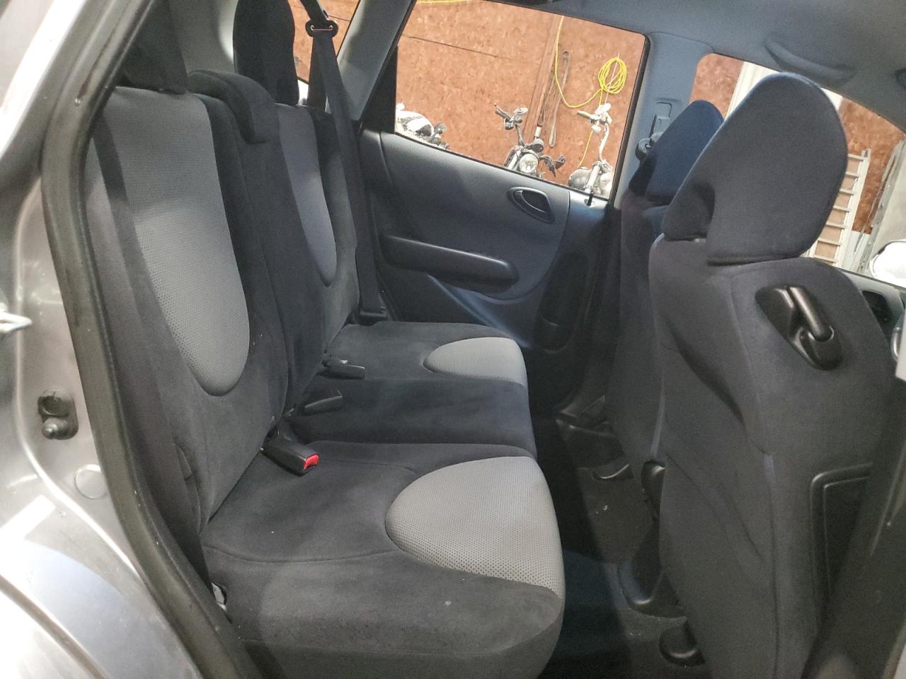 2007 Honda Fit - Image 10