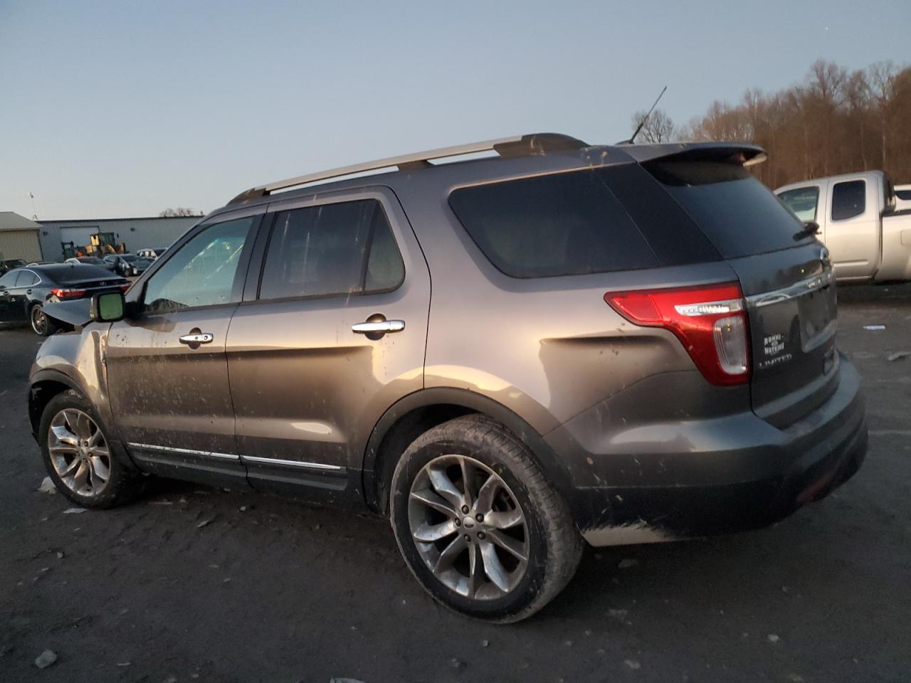 2012 Ford Explorer - Image 2