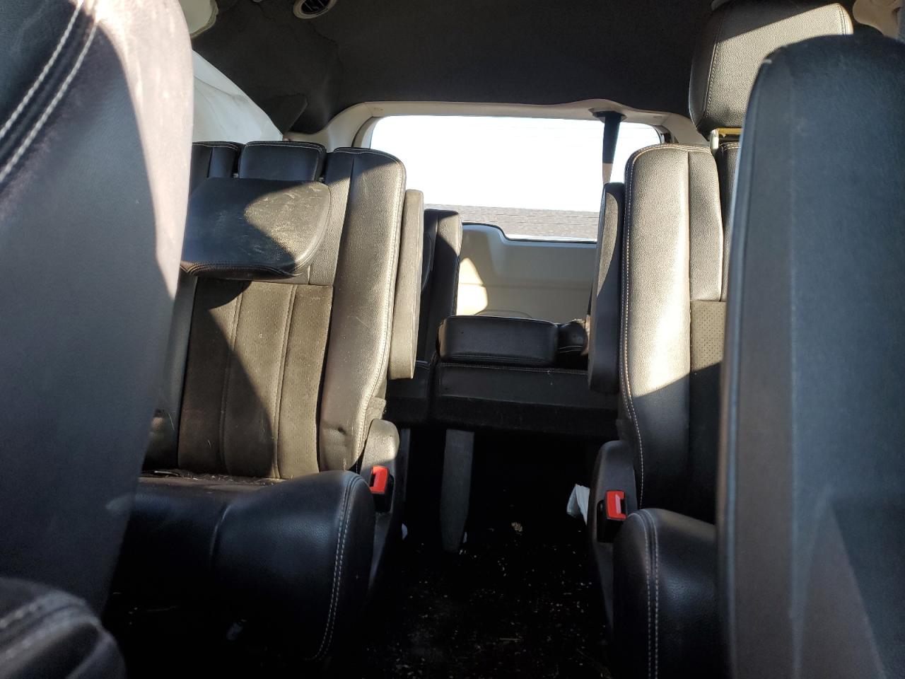 2019 Dodge Caravan - Image 10