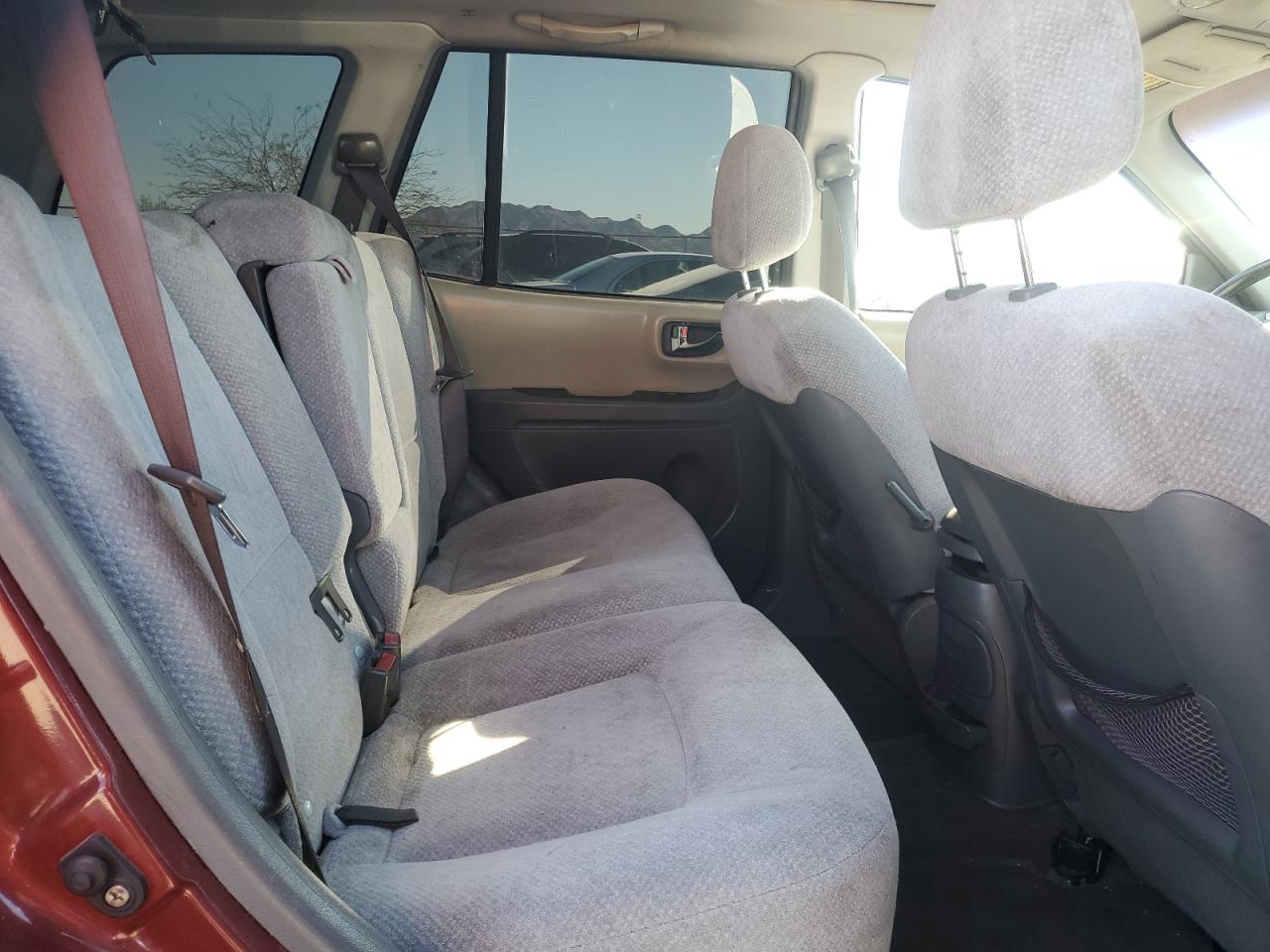 2005 Hyundai Santa Fe - Image 11