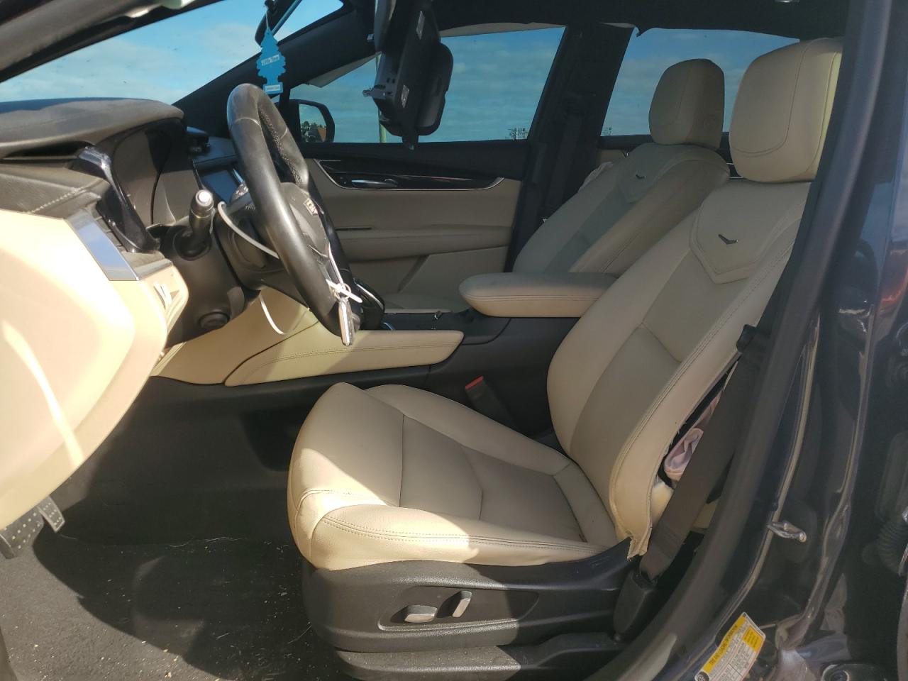2019 Cadillac XT5 - Image 7
