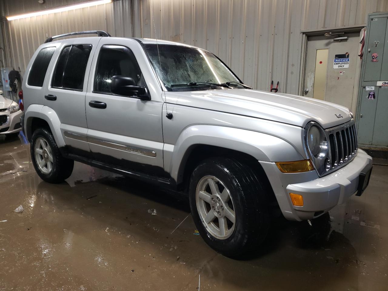 2006 Jeep Liberty (North America) - Image 4
