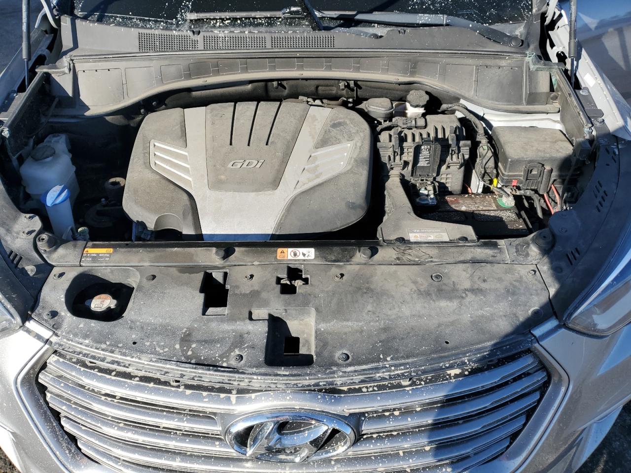 2017 Hyundai Santa Fe - Image 11