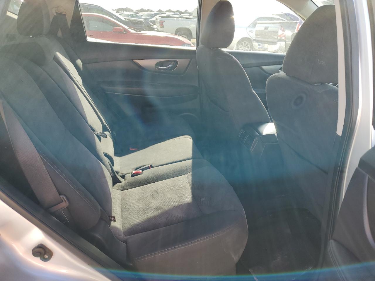 2016 Nissan Rogue - Image 11