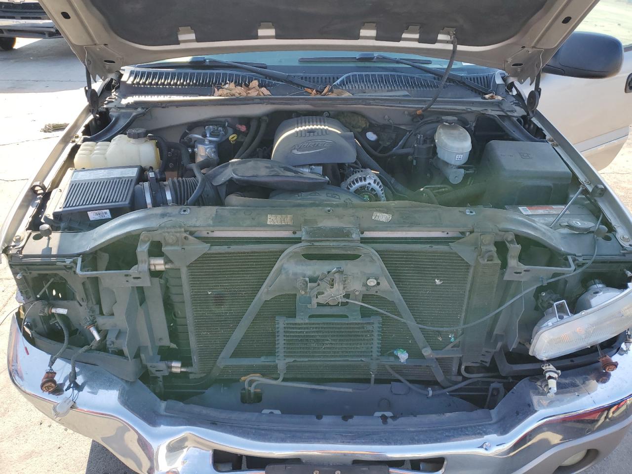 2004 GMC Sierra - Image 11