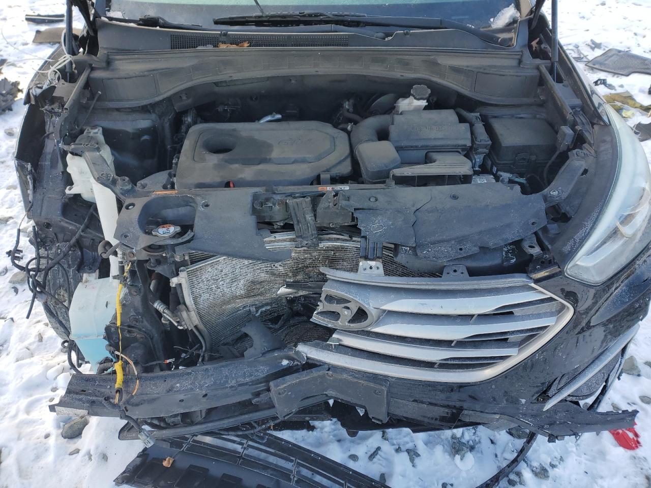 2017 Hyundai Santa Fe - Image 12