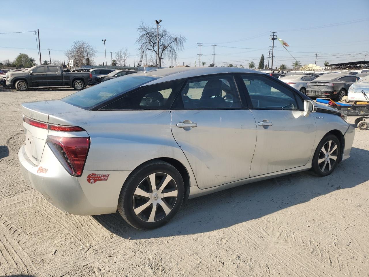 VIN JTDBVRBD8HA001157 2017 TOYOTA MIRAI no.3