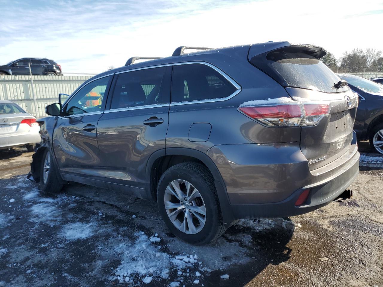 2014 Toyota Highlander - Image 2