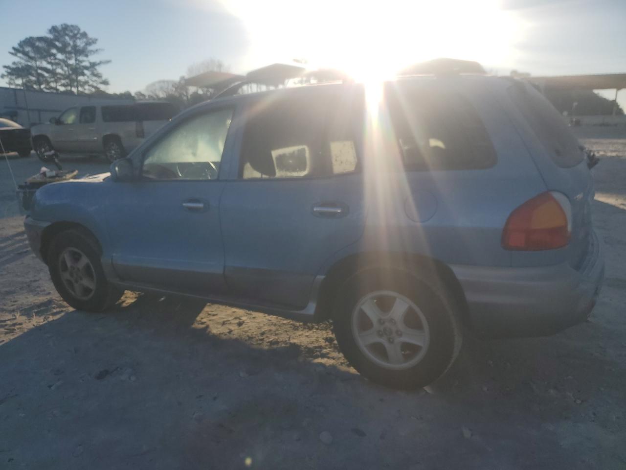 2003 Hyundai Santa Fe - Image 2