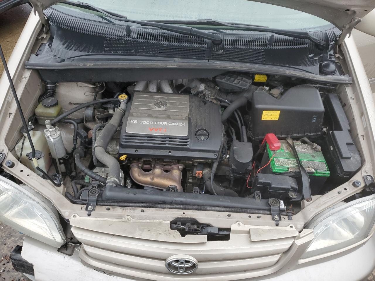 2002 Toyota Sienna - Image 12