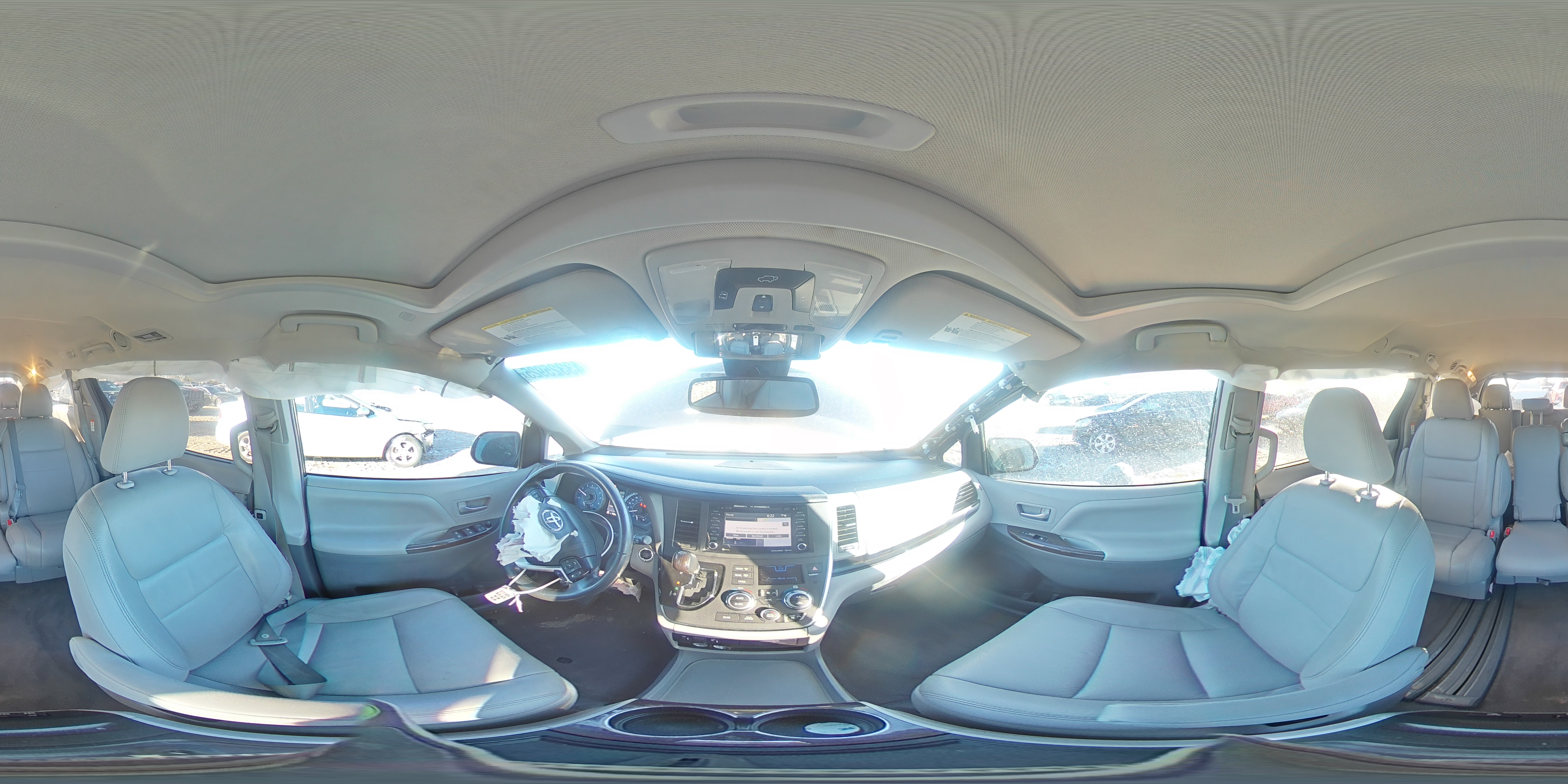 2019 Toyota Sienna - Image 14