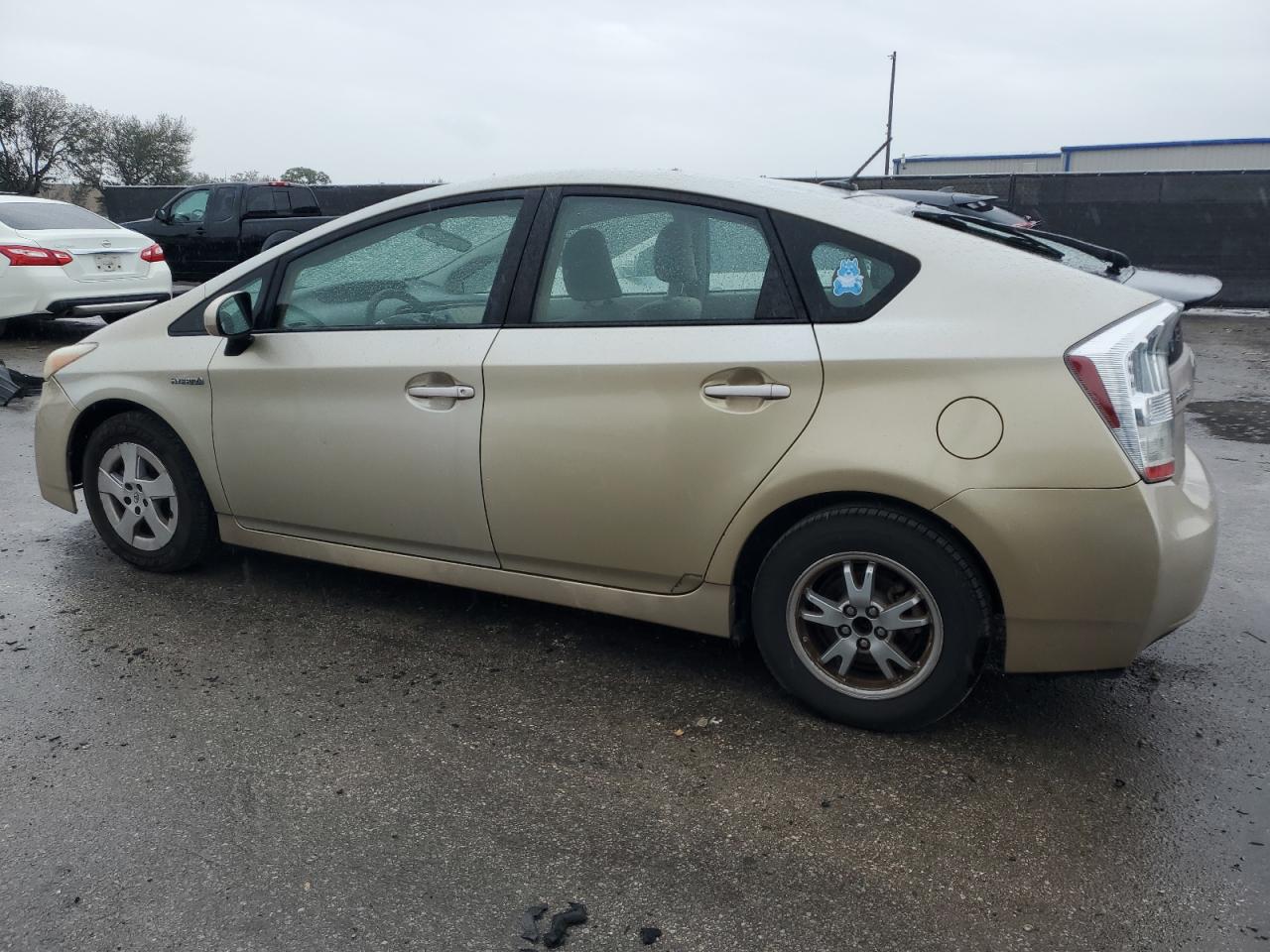 2010 Toyota Prius - Image 2