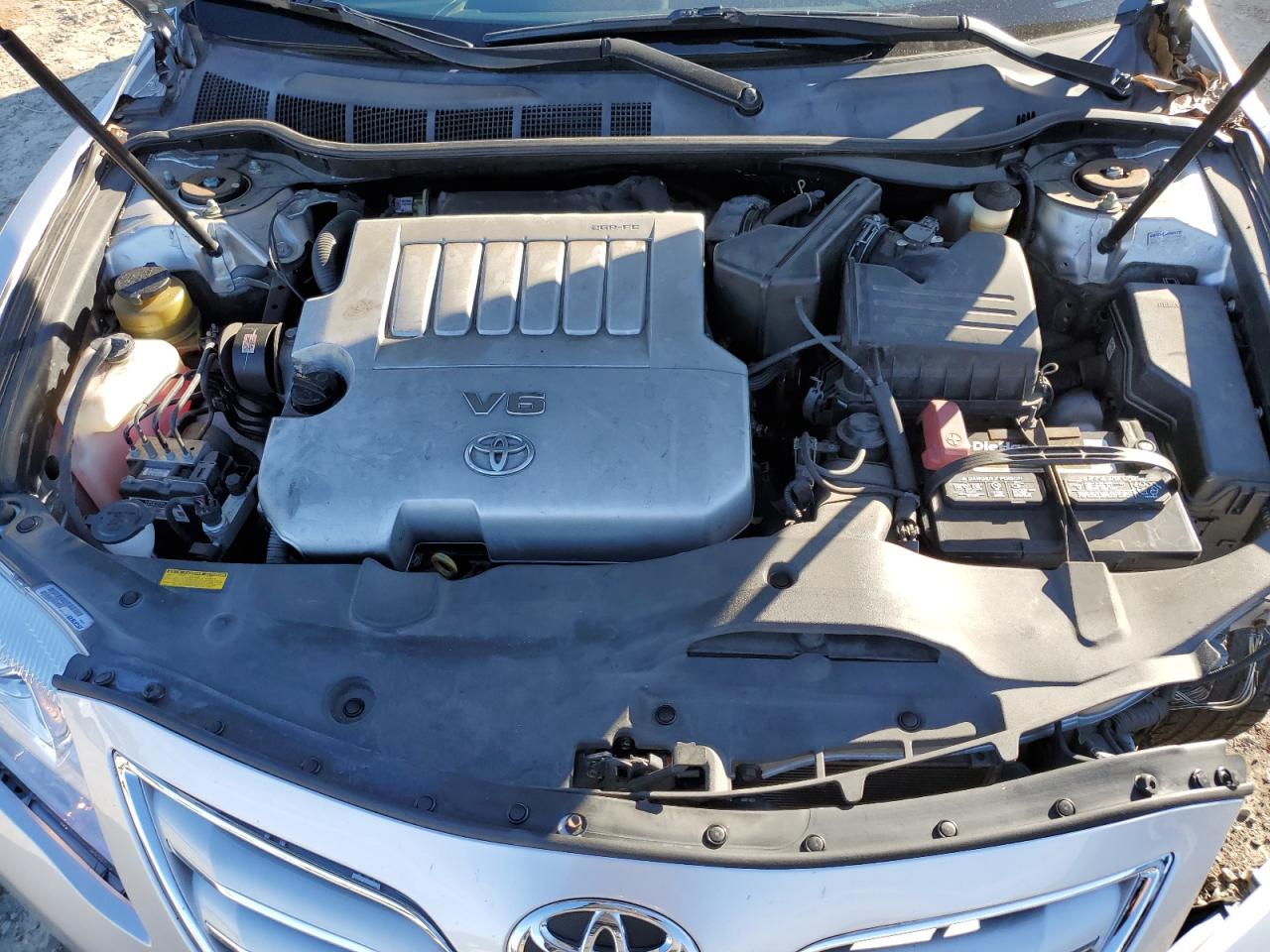 2010 Toyota Camry - Image 11