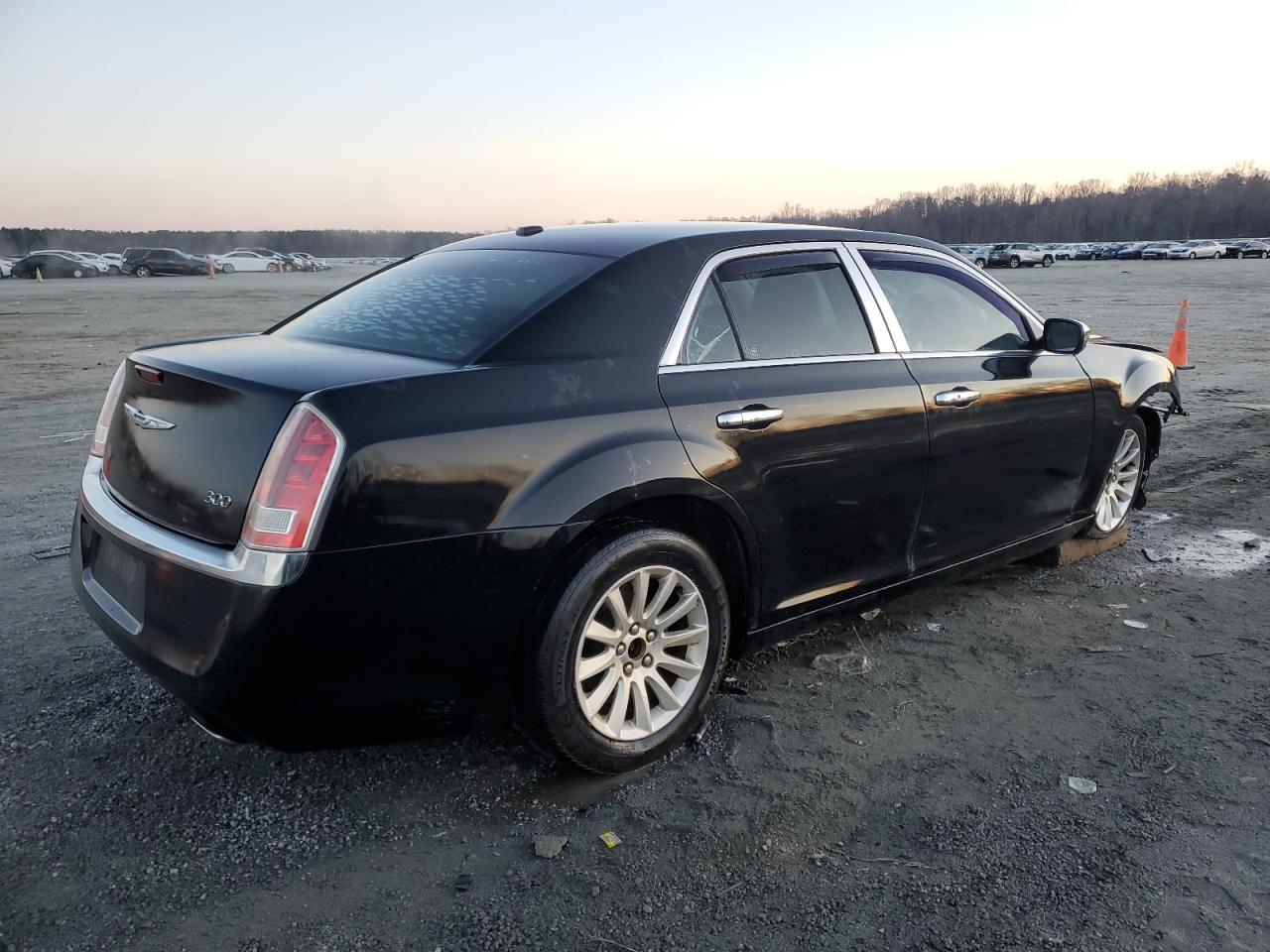 2014 Chrysler 300 - Image 3