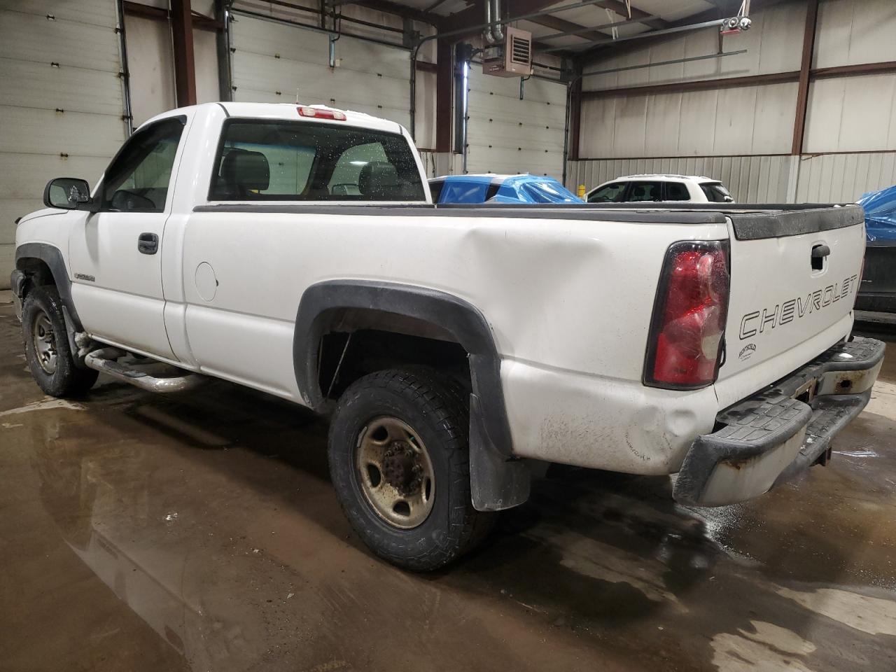 2006 Chevrolet Silverado - Image 2