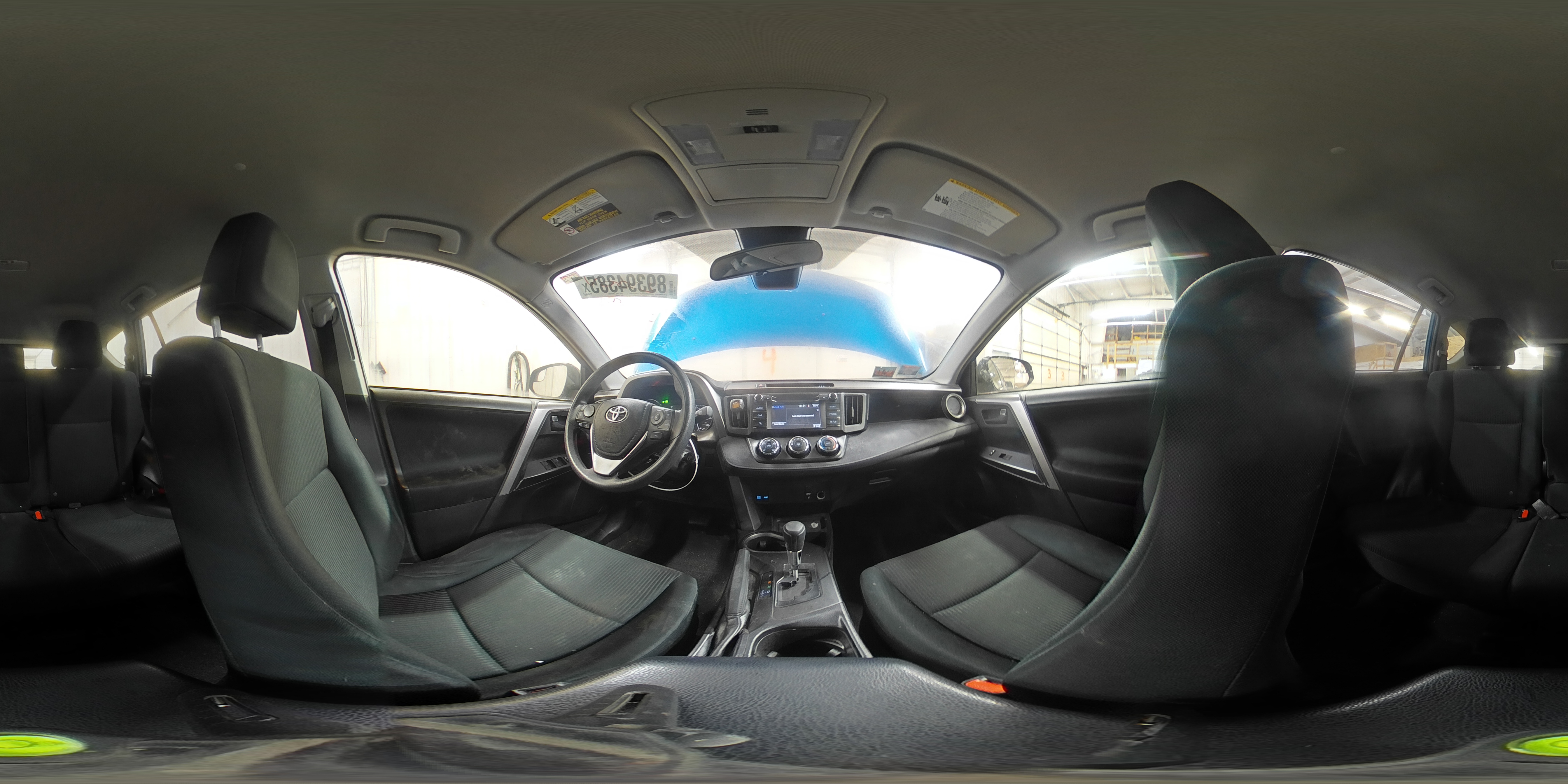 2017 Toyota RAV 4 - Image 14