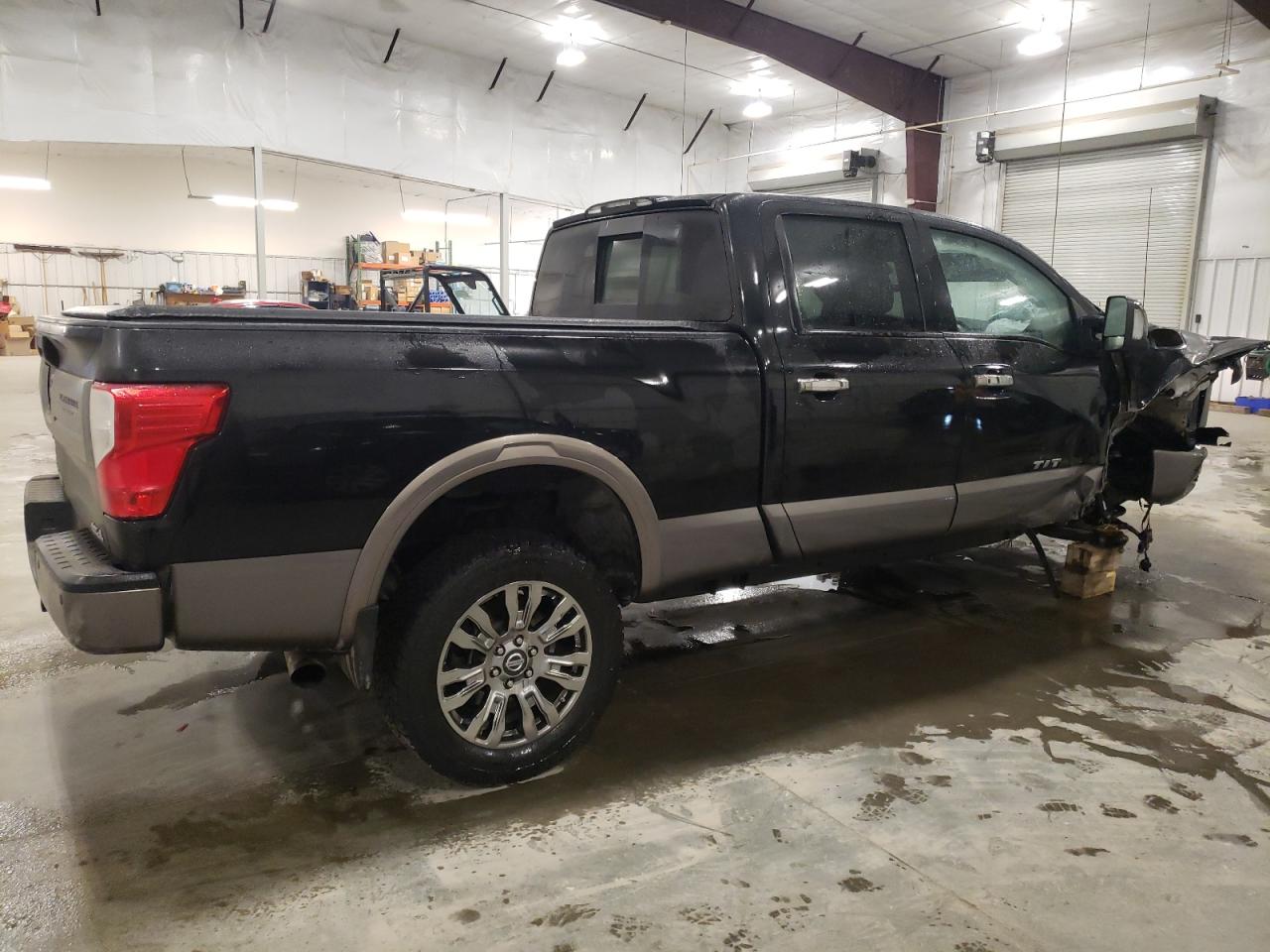 2018 Nissan Titan - Image 3