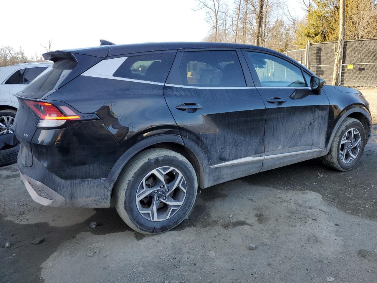 2023 Kia Sportage - Image 3