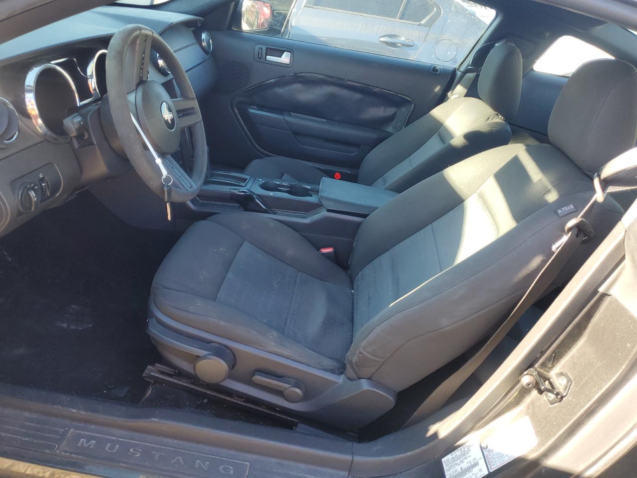 2009 Ford Mustang - Image 7