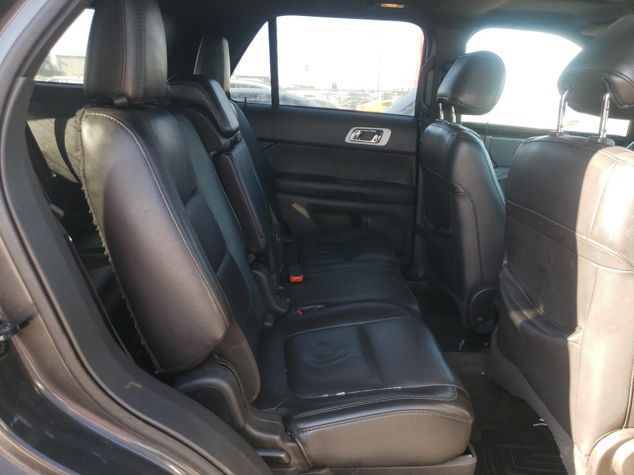 2015 Ford Explorer - Image 11
