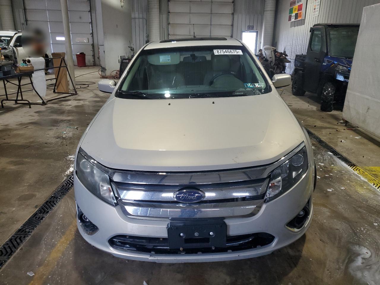 2010 Ford Fusion - Image 5