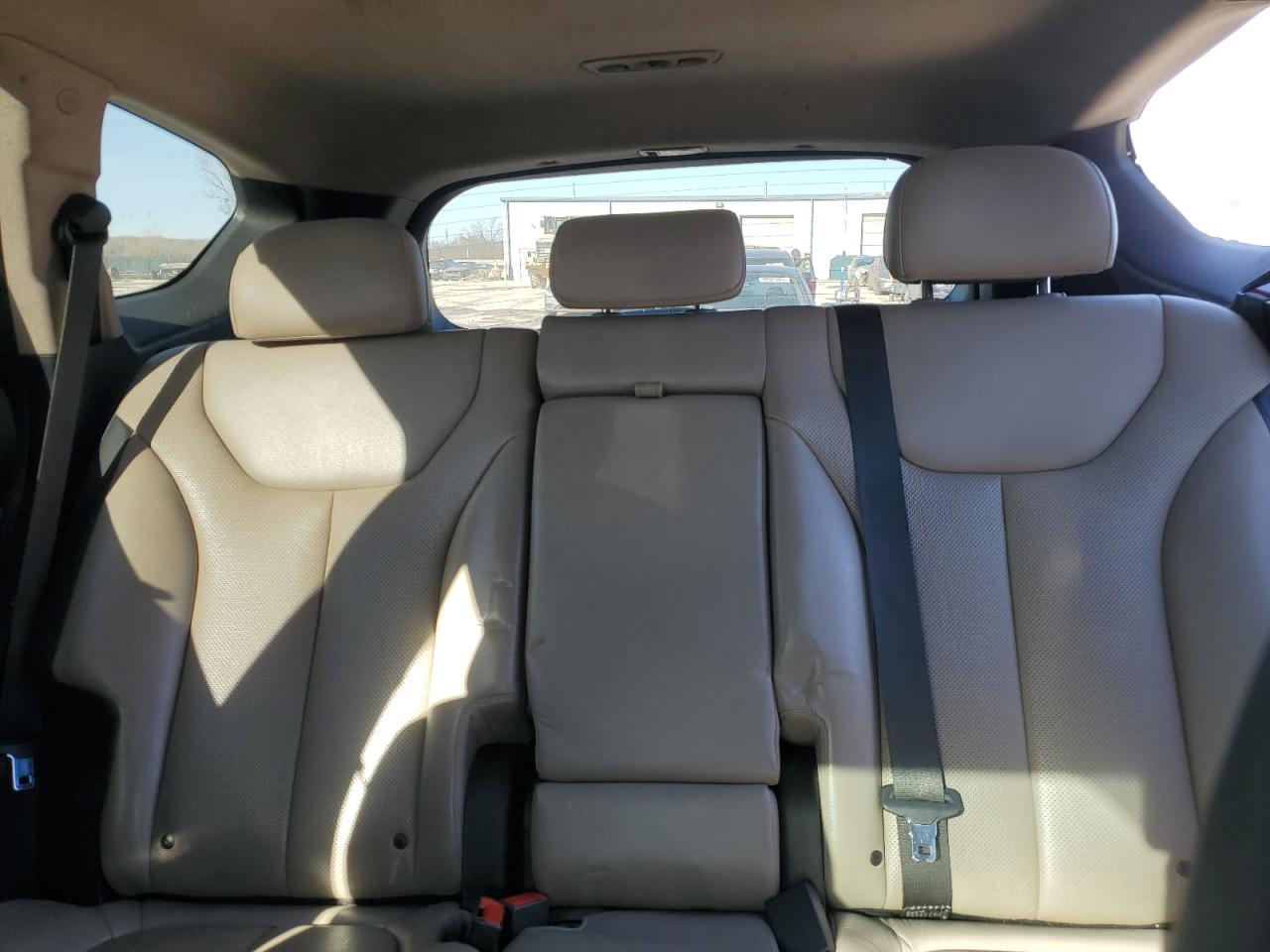 2020 Hyundai Santa Fe - Image 10
