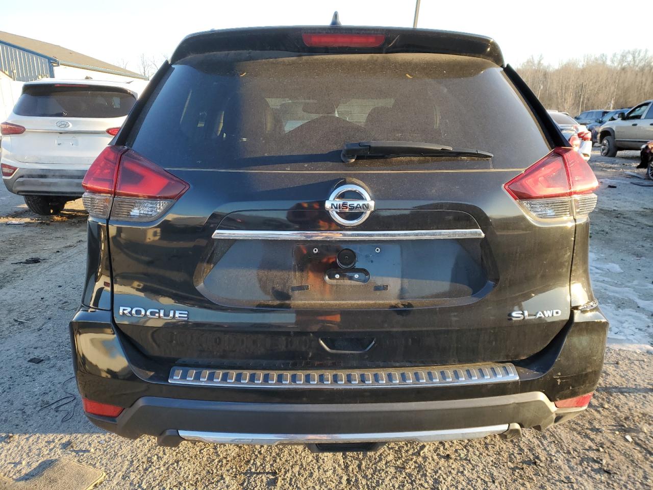2017 Nissan Rogue - Image 6