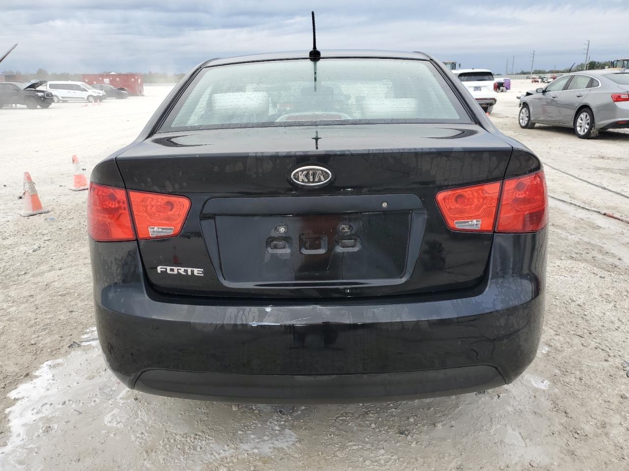 2013 Kia Forte - Image 6