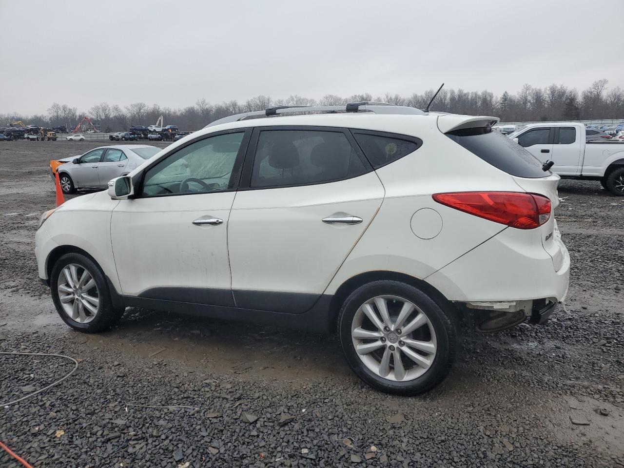 2012 Hyundai Tucson - Image 2