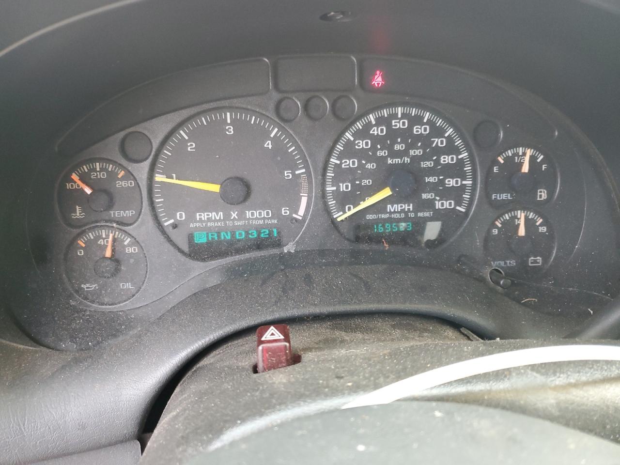 2000 Chevrolet S-10 Pickup - Image 9