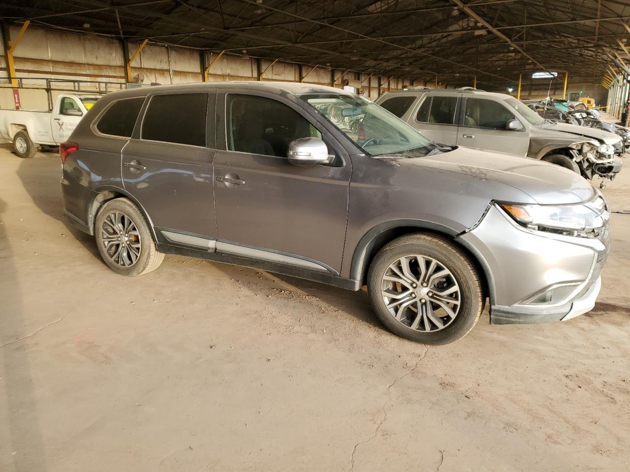2018 Mitsubishi Outlander - Image 4
