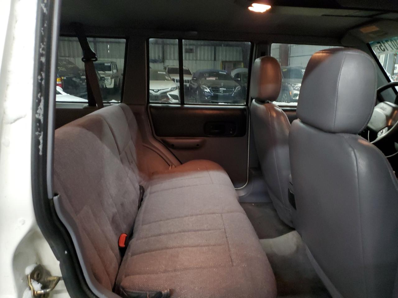 1998 Jeep Grand Cherokee - Image 11