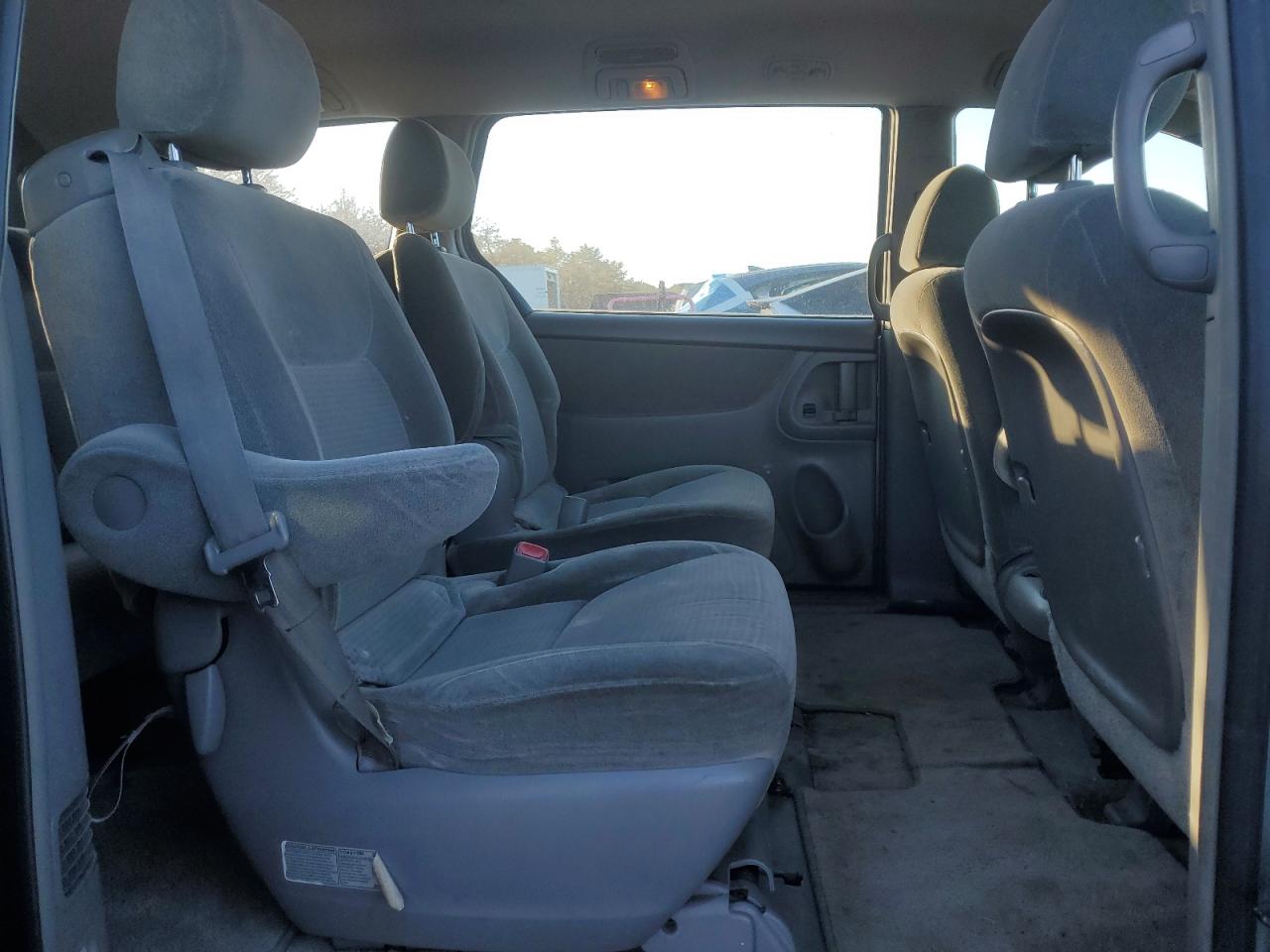2006 Toyota Sienna - Image 10