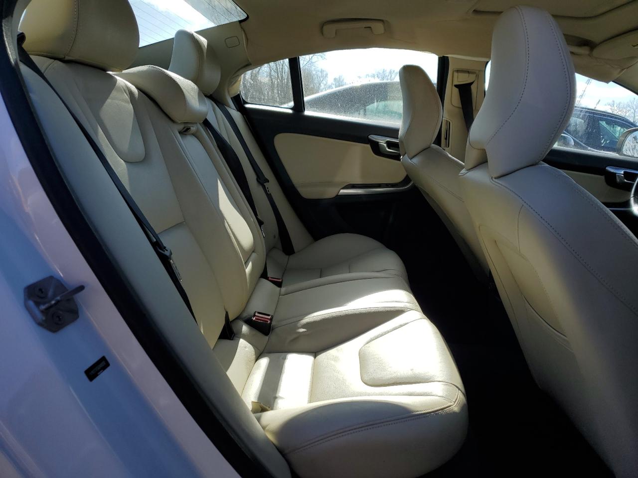 2016 Volvo S60 - Image 10