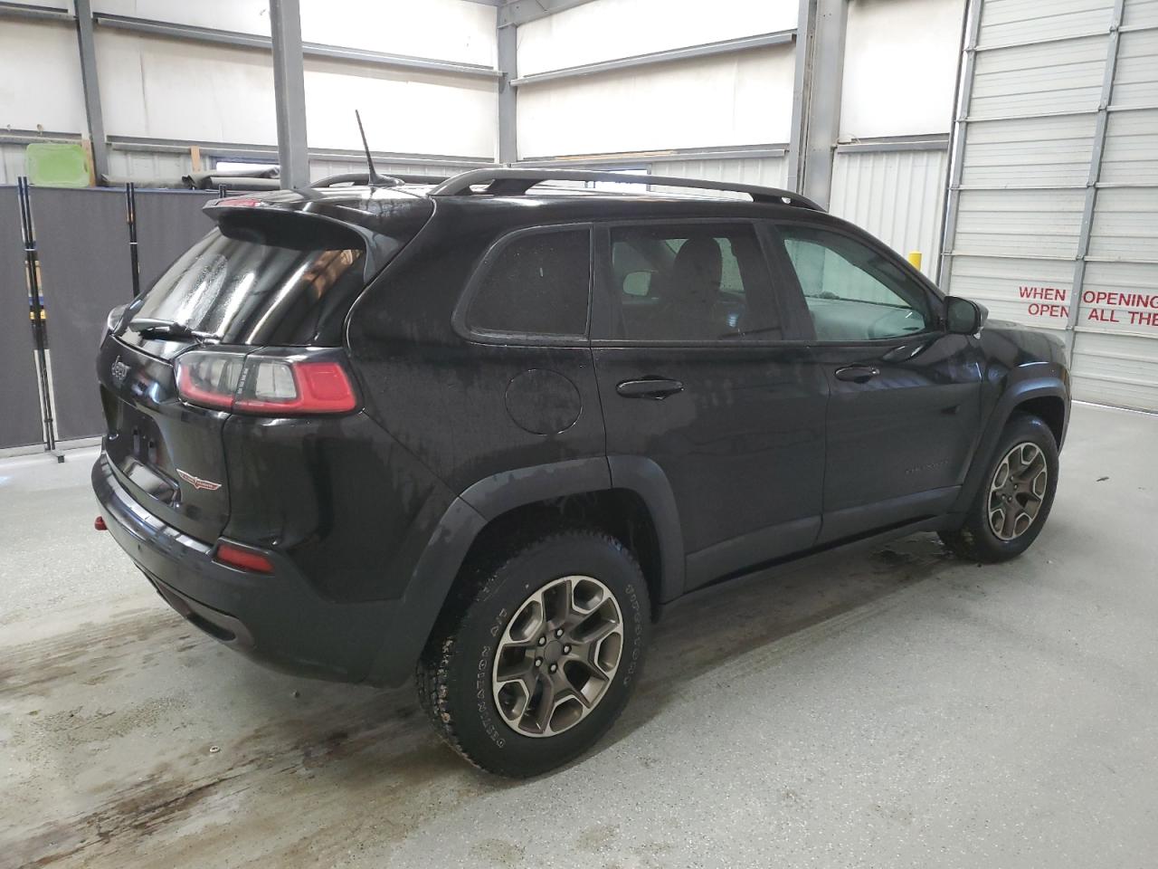 2020 Jeep Cherokee - Image 3