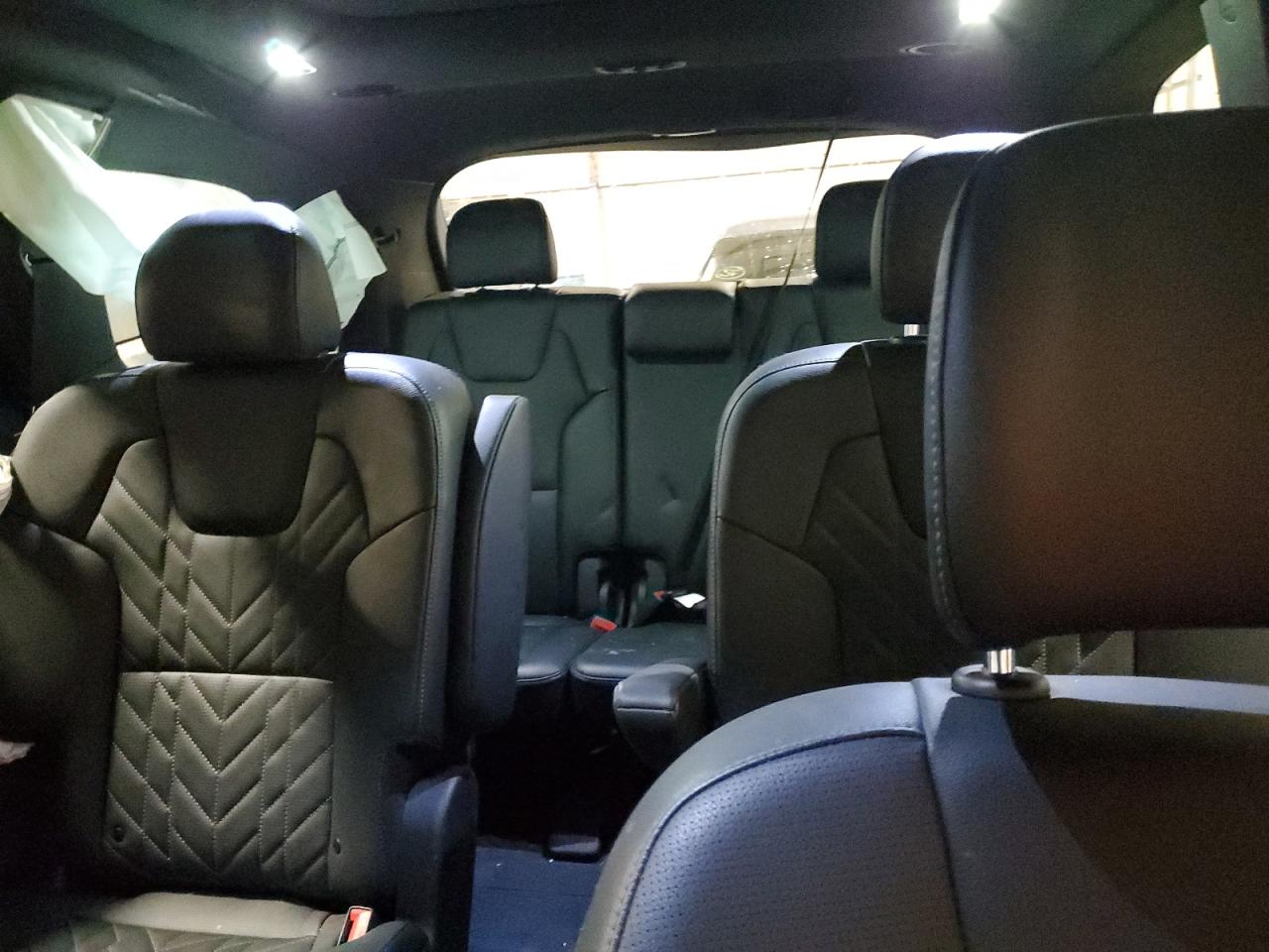 2024 Kia Telluride - Image 10
