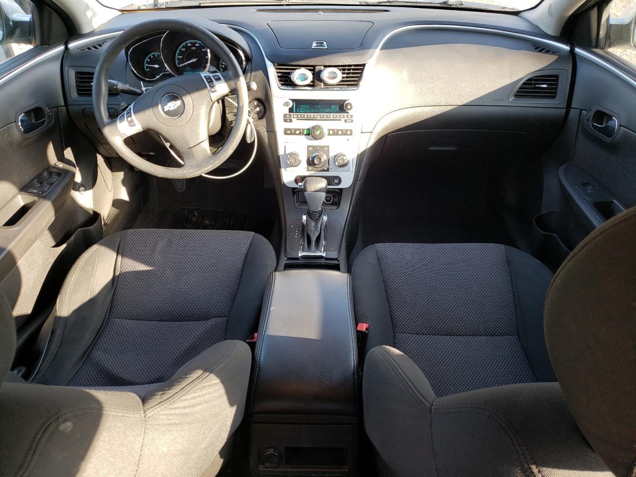 2010 Chevrolet Malibu - Image 8