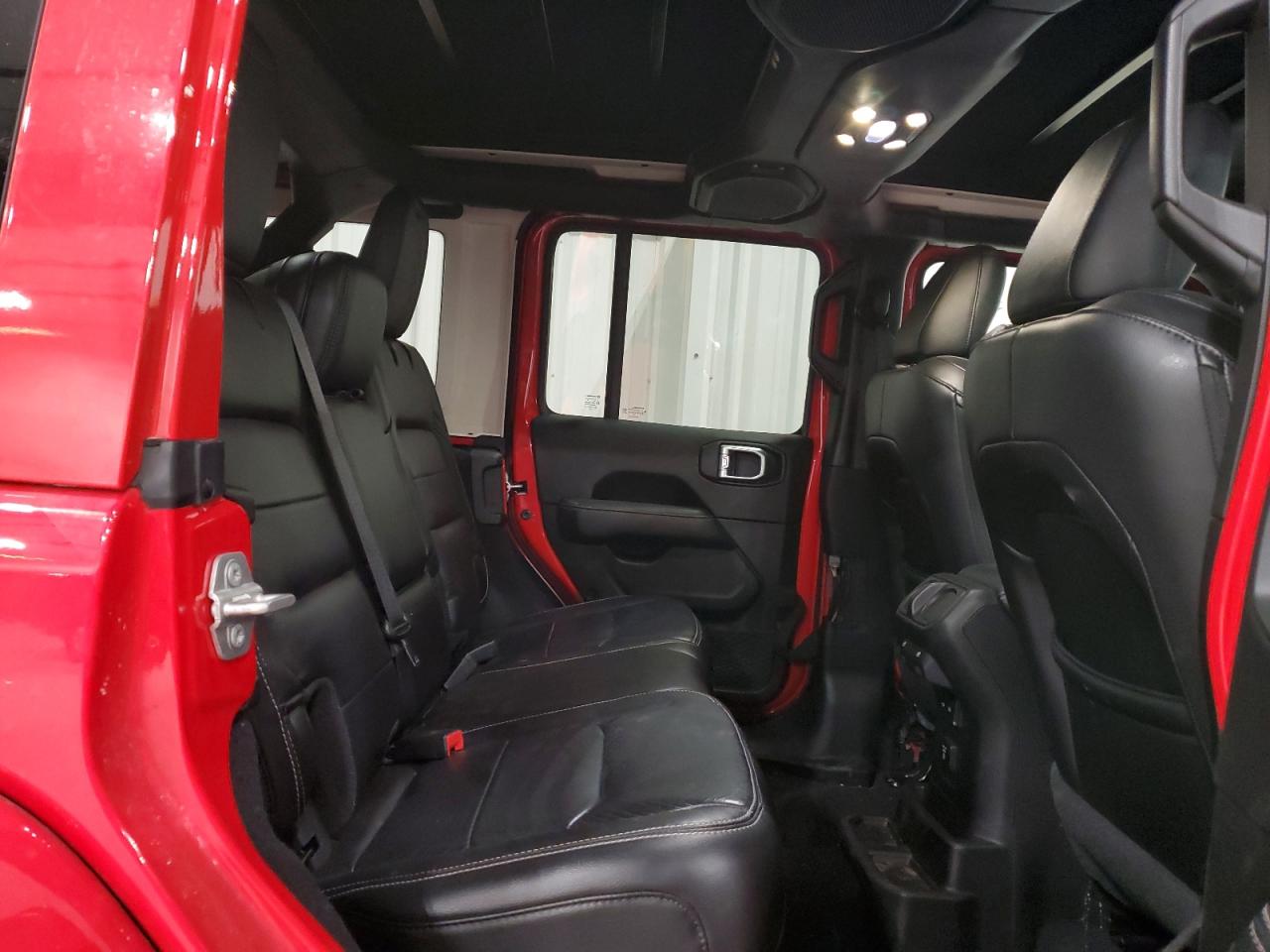 2019 Jeep Wrangler - Image 11
